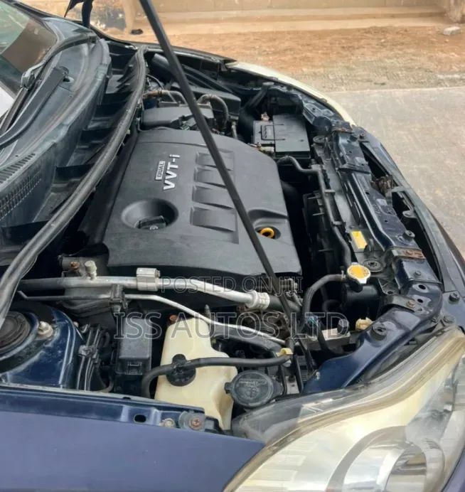 Toyota Matrix XRS Hatchback FWD (2.4L 4cyl 5A) 2010 Blue