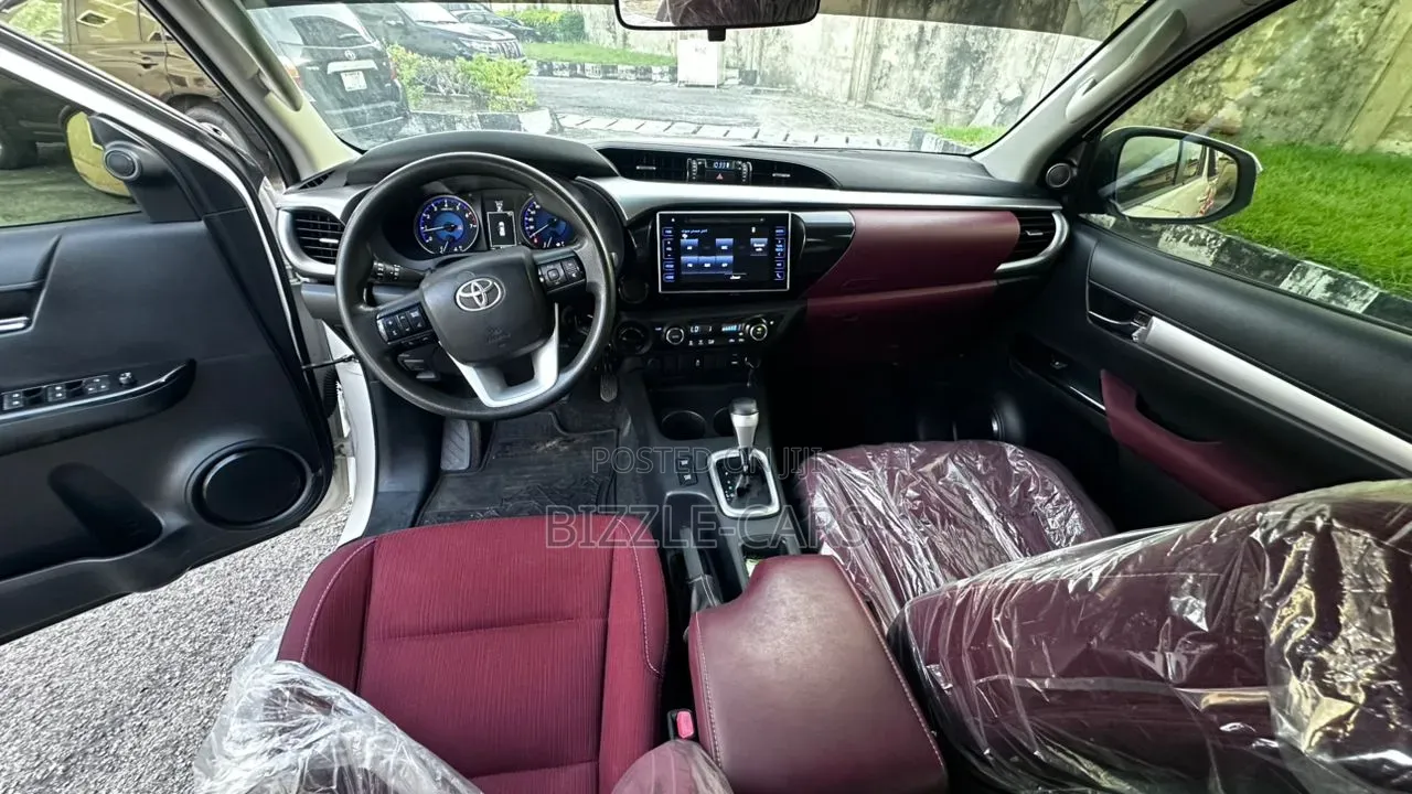 Toyota Hilux 2017 White
