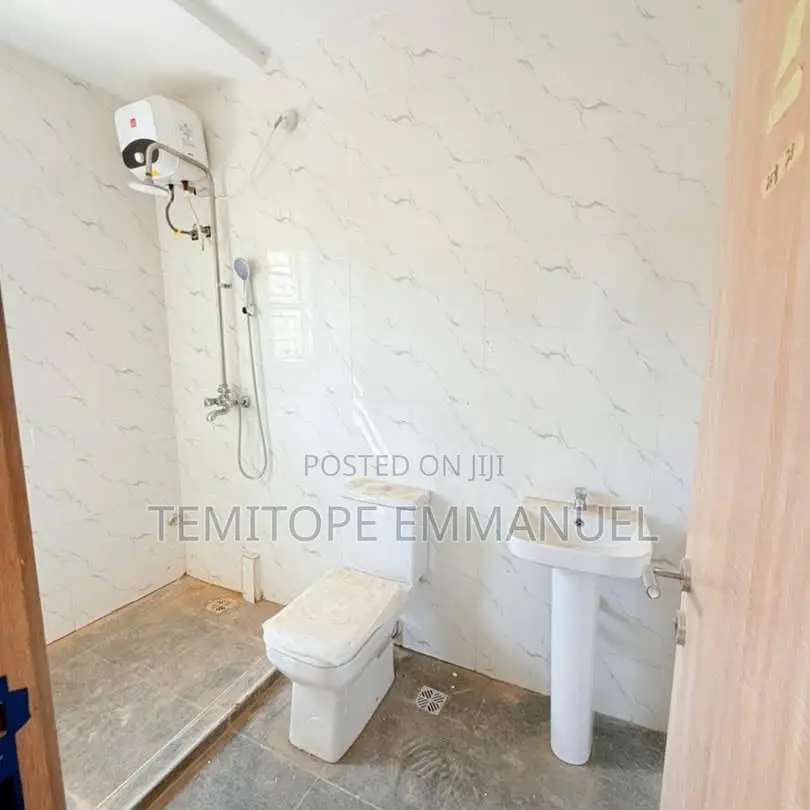 Furnished 2bdrm Apartment in Isheri North for sale