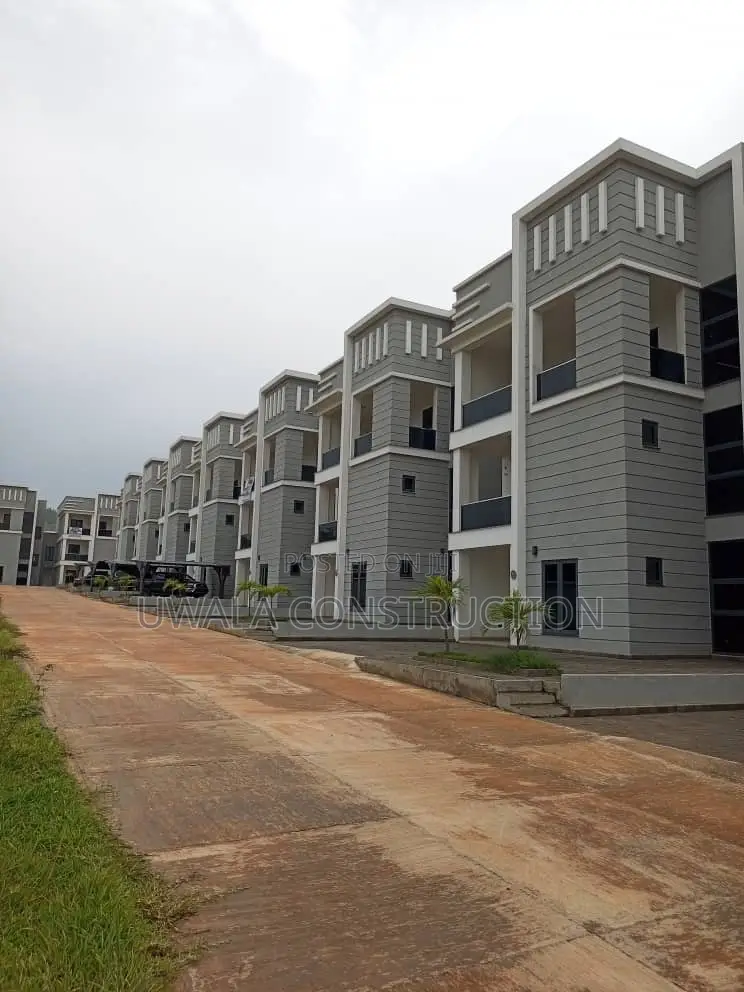 5bdrm Duplex in Kado for sale
