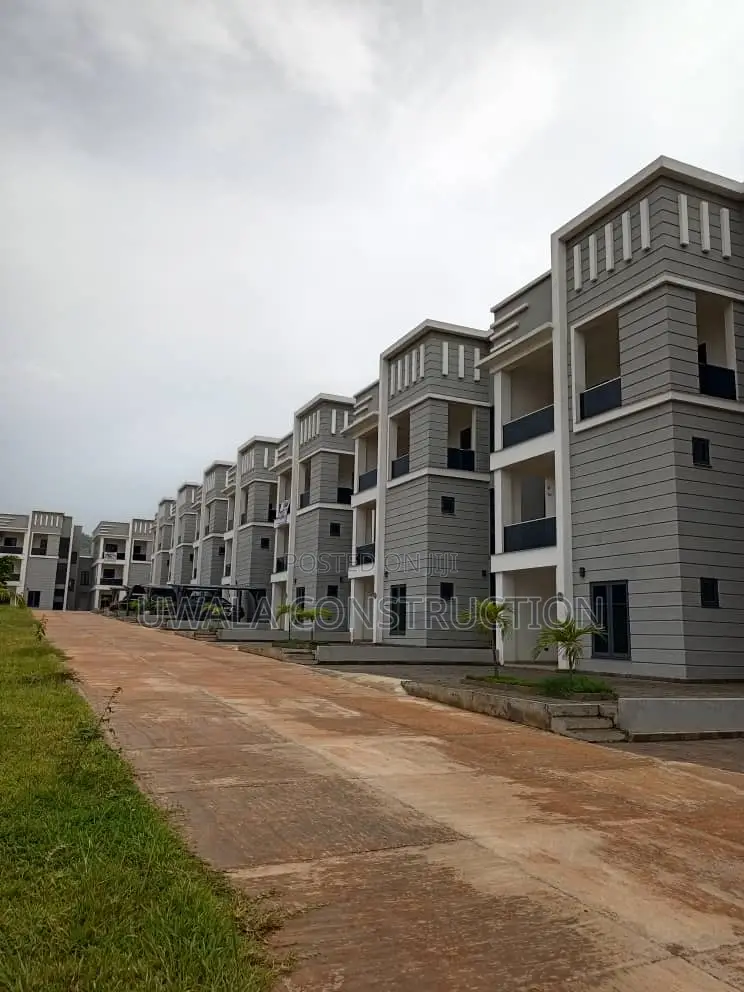5bdrm Duplex in Kado for sale
