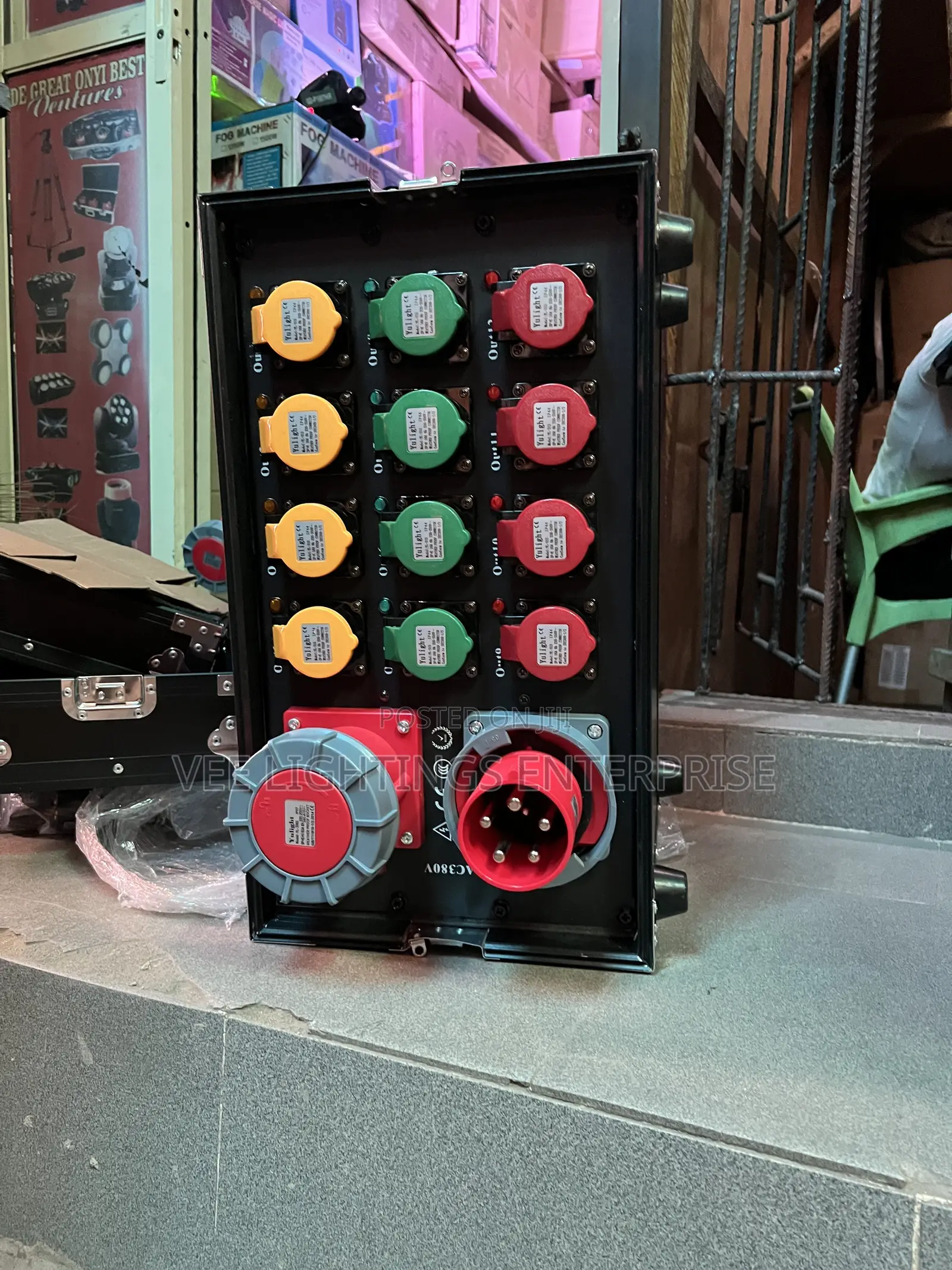 12 Channel Power Distrob