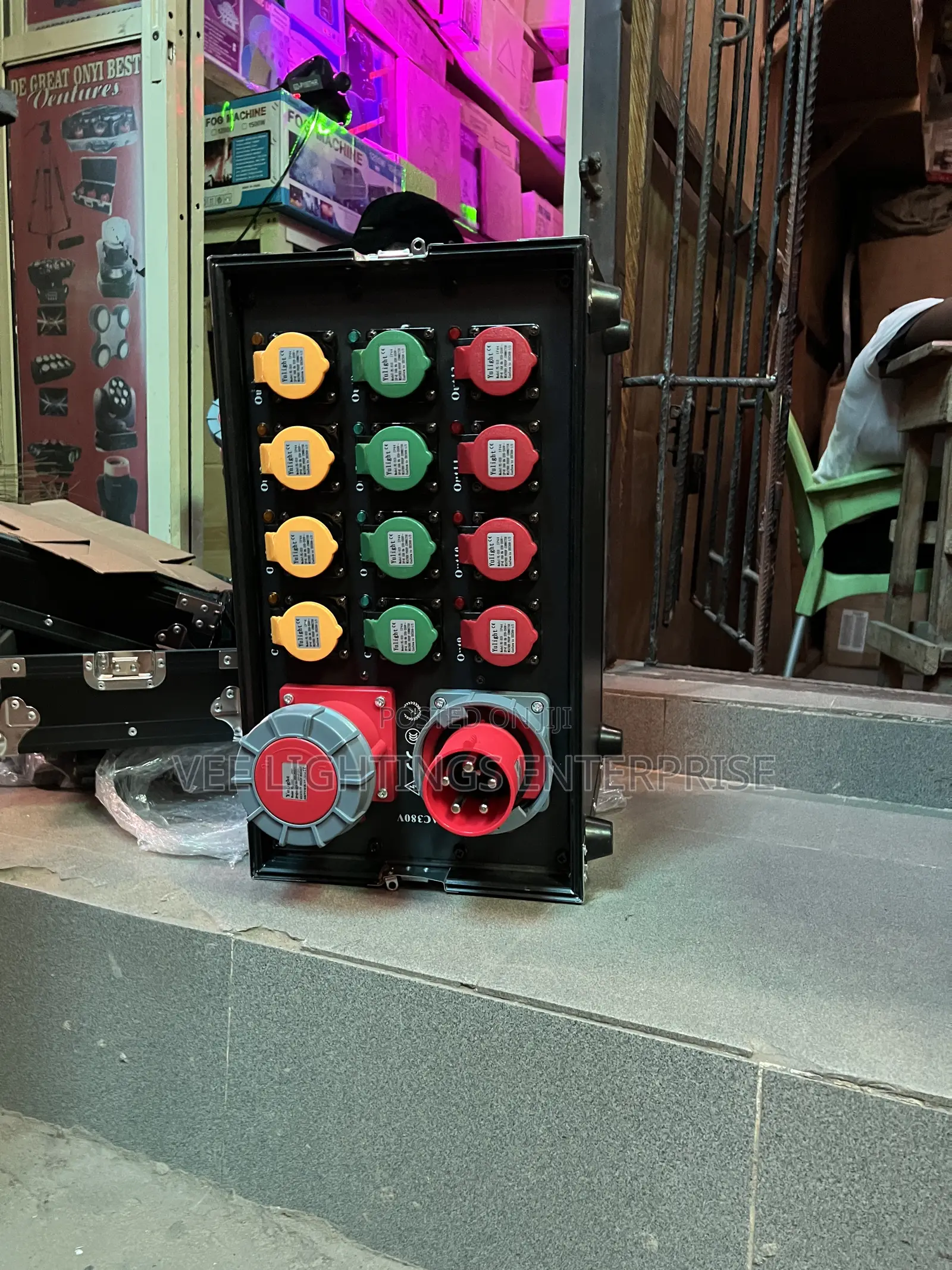 12 Channel Power Distrob