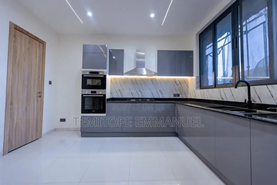 Furnished 4bdrm Maisonette in Ikoyi for sale