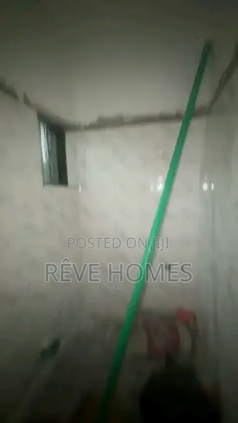 Mini Flat in CHallenge / Mushin for rent