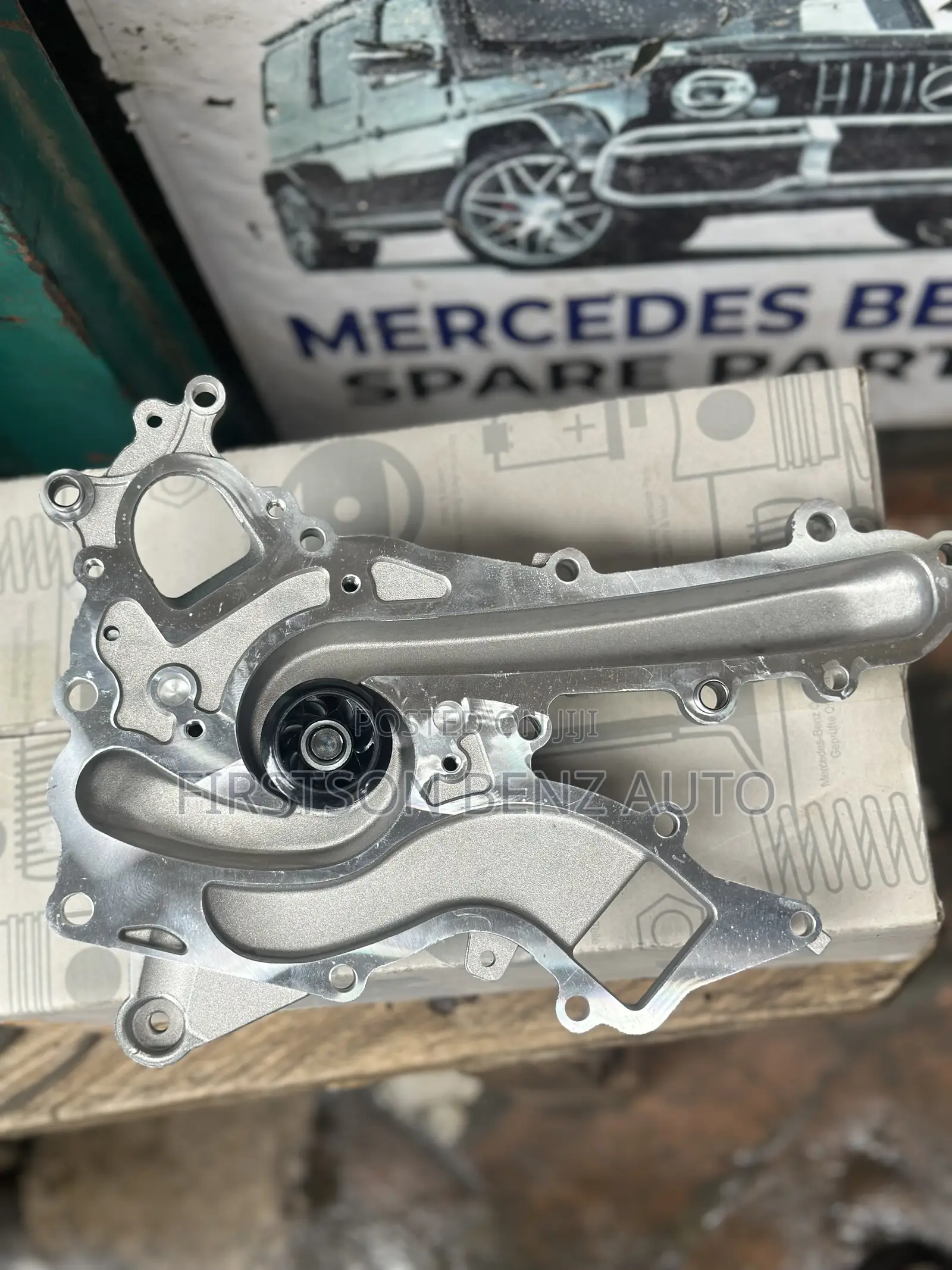 Mercedes Benz 276 Engine Water Pump