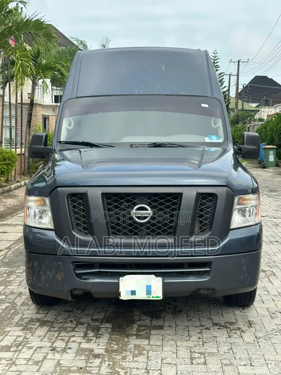 Nissan NV3500 2017 Gray