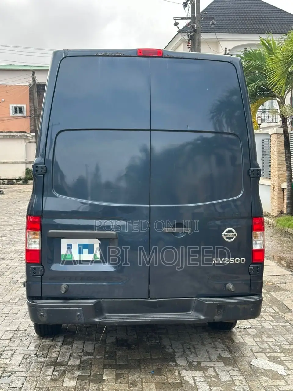 Nissan NV3500 2017 Gray