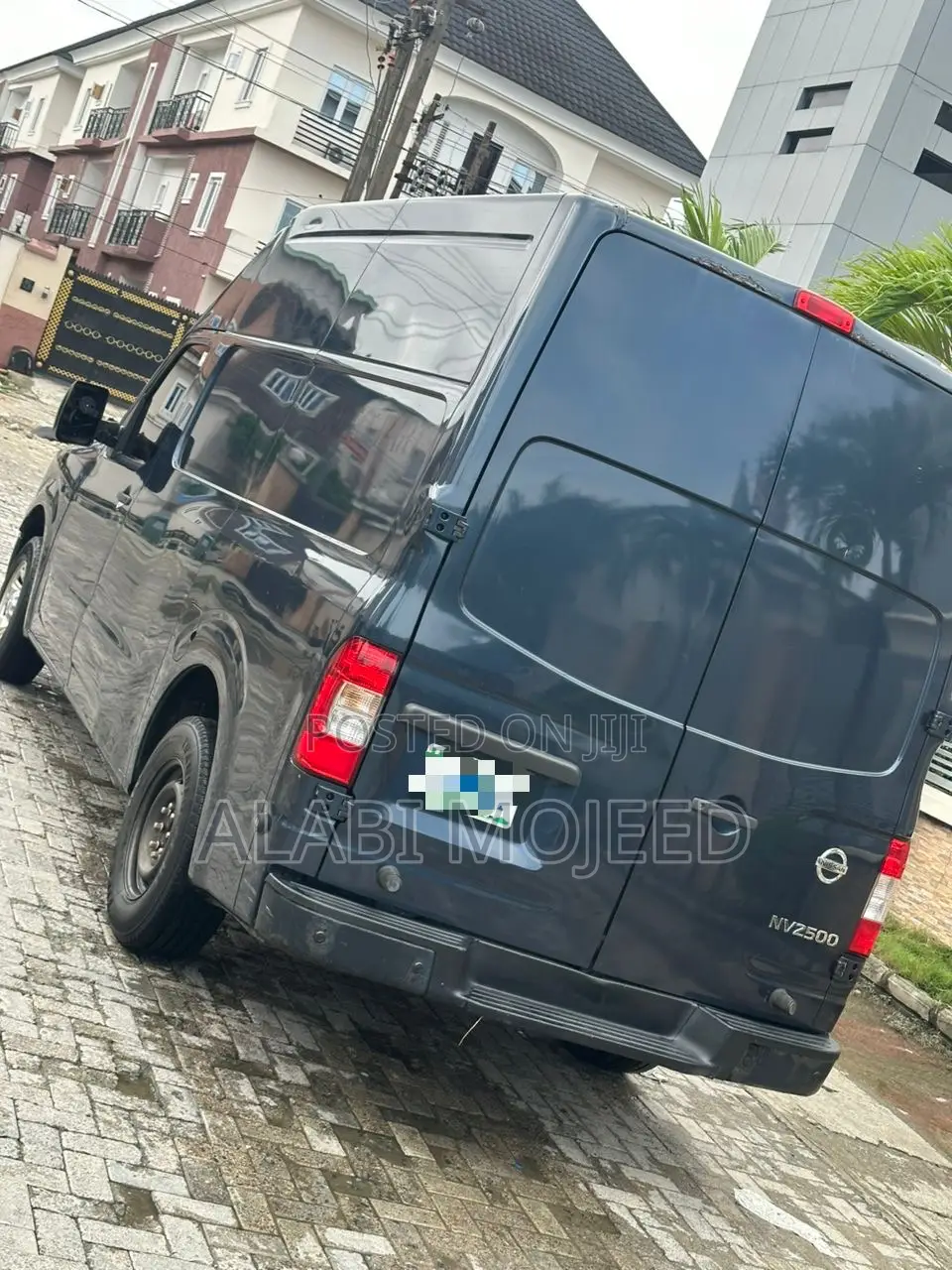 Nissan NV3500 2017 Gray