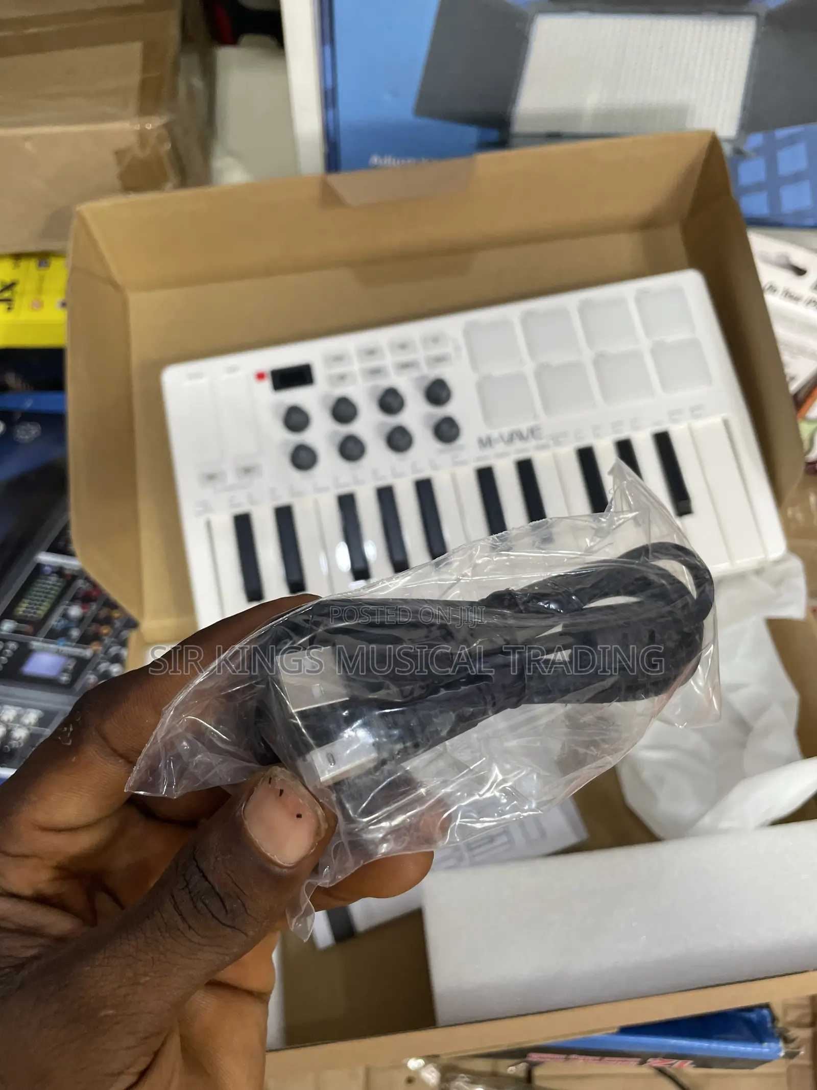 High Quality M-Vave SMK 25 Midi Keyboard White Color