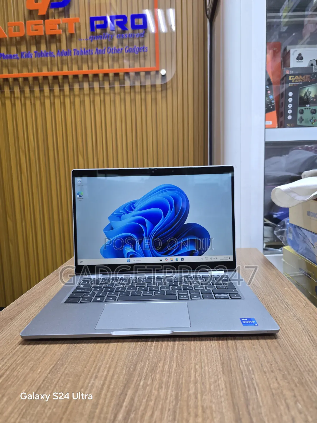 Laptop Dell Latitude 5320 2-in-1 32GB Intel Core i7 SSD 512GB