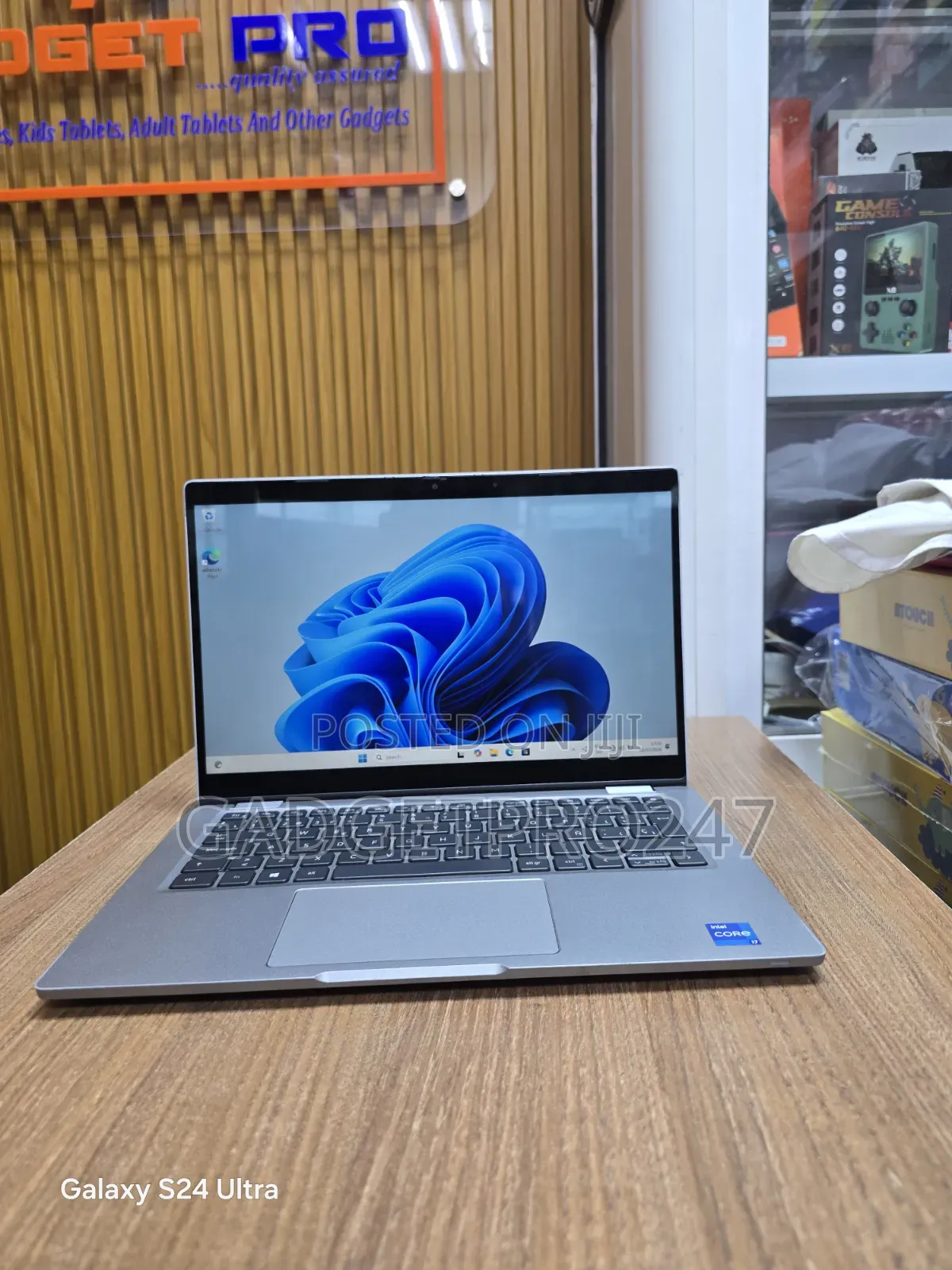 Laptop Dell Latitude 5320 2-in-1 32GB Intel Core i7 SSD 512GB