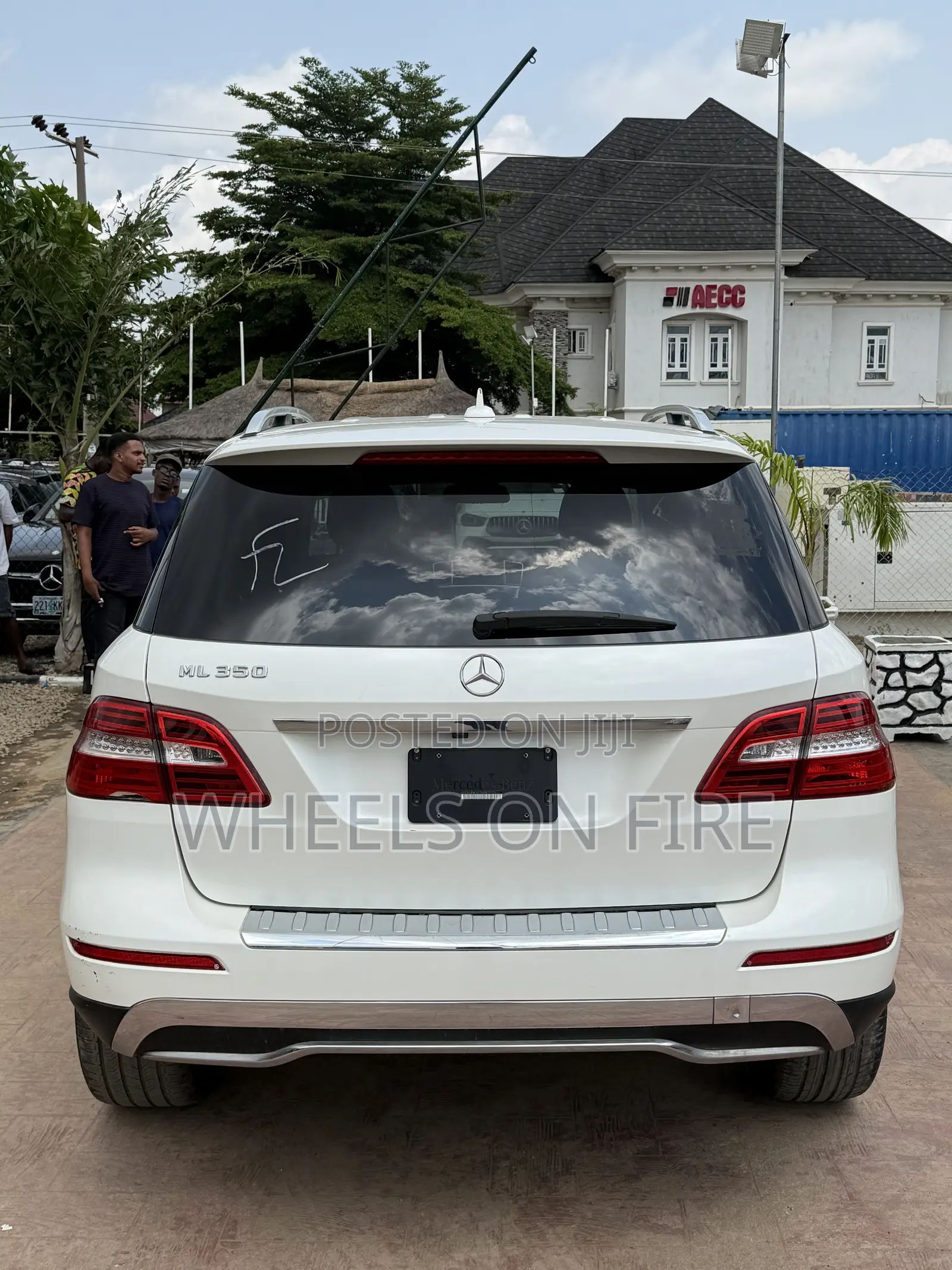 Mercedes-Benz M Class ML350 4dr SUV (3.5L 6cyl 7A) 2015 White