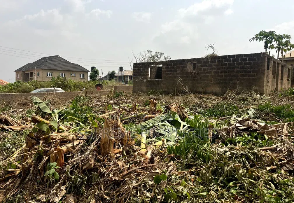 3bdrm Bungalow in Olorunda After Akobo Aliri, Ibadan for Sale