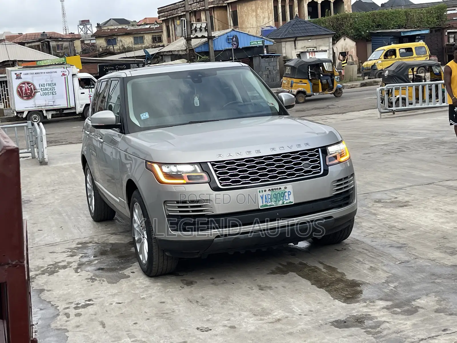 Land Rover Range Rover Vogue 2018 Gold