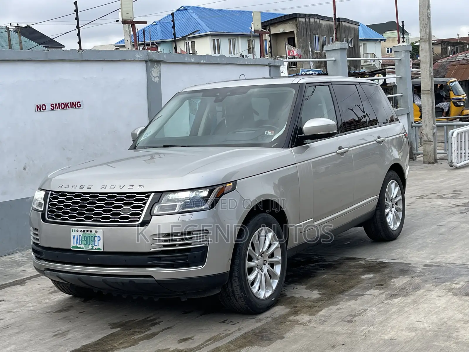 Land Rover Range Rover Vogue 2018 Gold