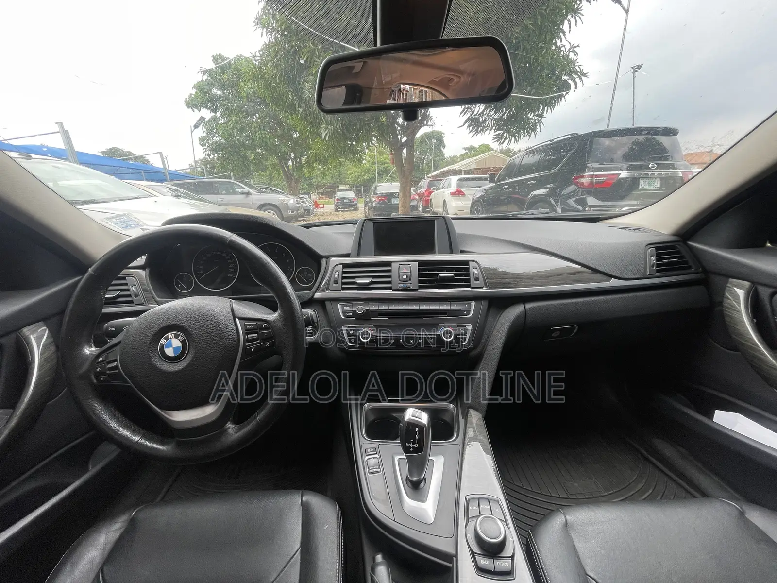 BMW 320i Sedan RWD 2013 Black