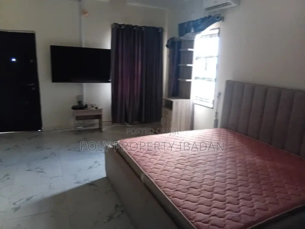 Furnished 3bdrm Apartment in Opp Club, Eleyele for rent