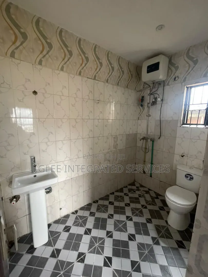 3bdrm Block of Flats in Rosomwo, Aguda / Surulere for rent