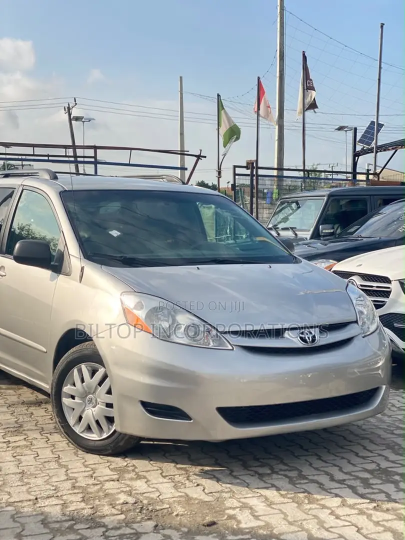 Toyota Sienna LE AWD 2008 Gray