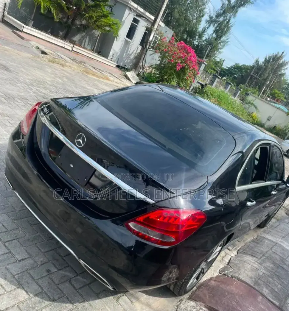 Mercedes-Benz C300 2017 Black