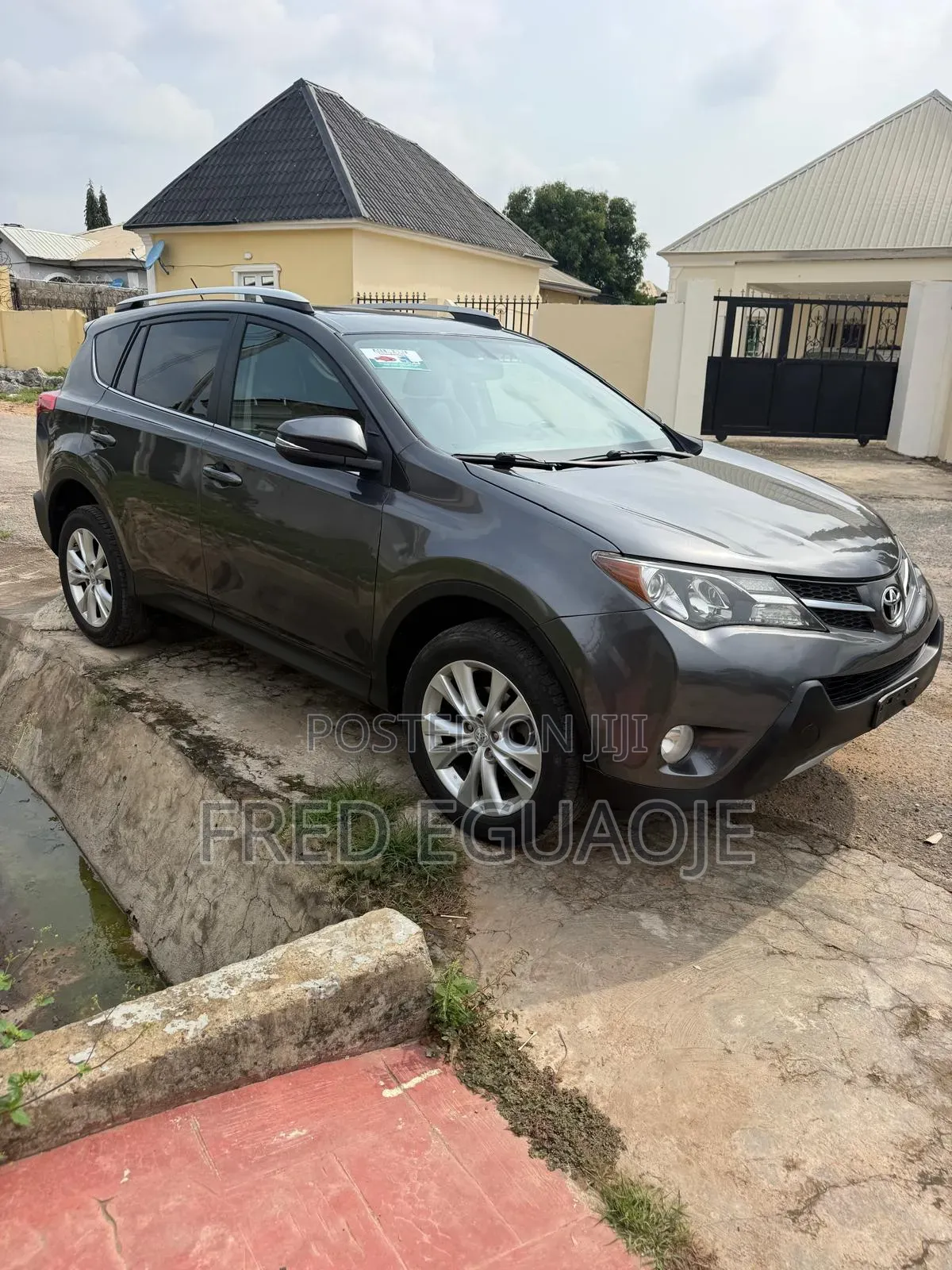 Toyota RAV4 Limited 4dr SUV (2.5L 4cyl 6A) 2015 Gray