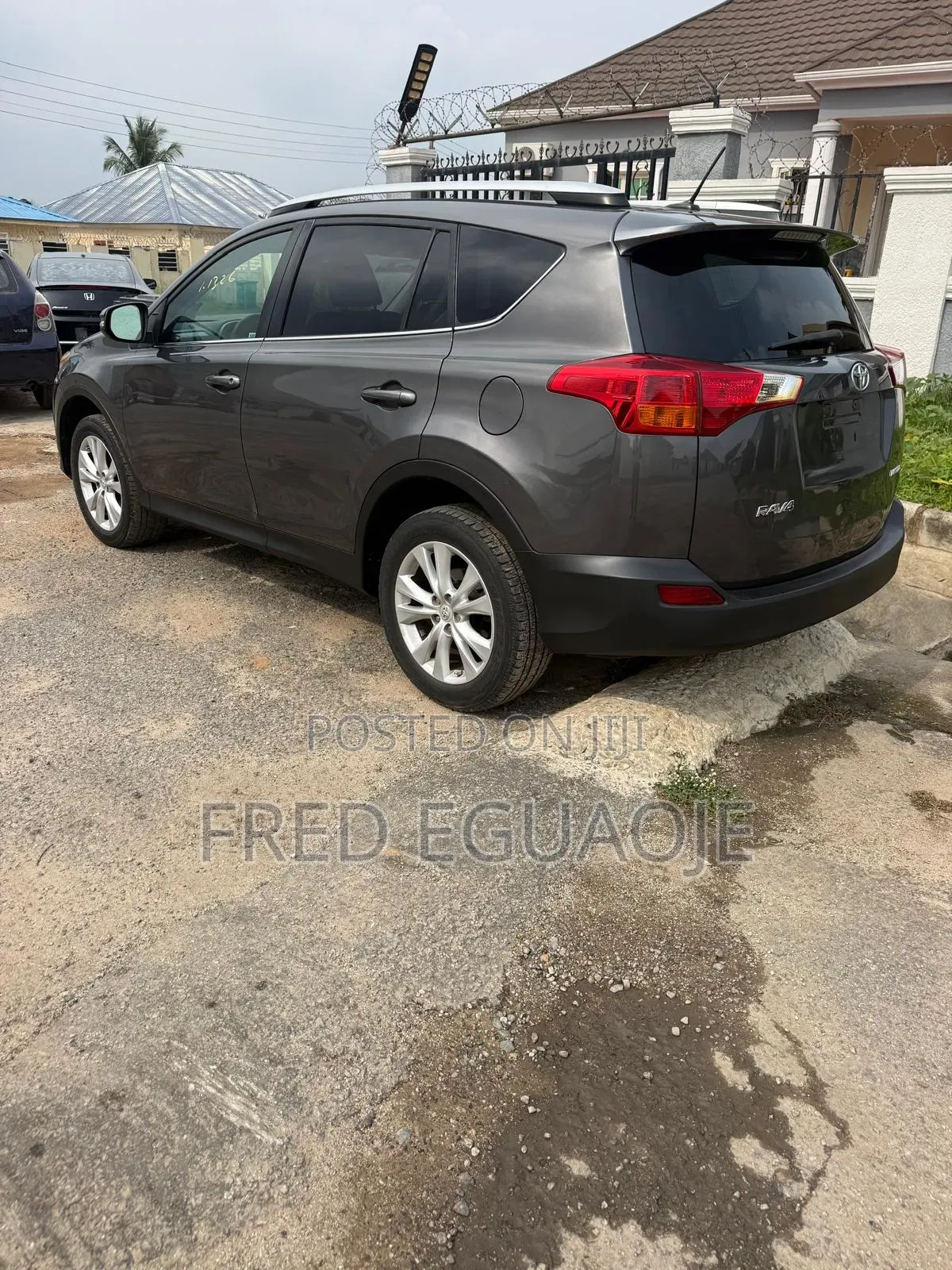 Toyota RAV4 Limited 4dr SUV (2.5L 4cyl 6A) 2015 Gray