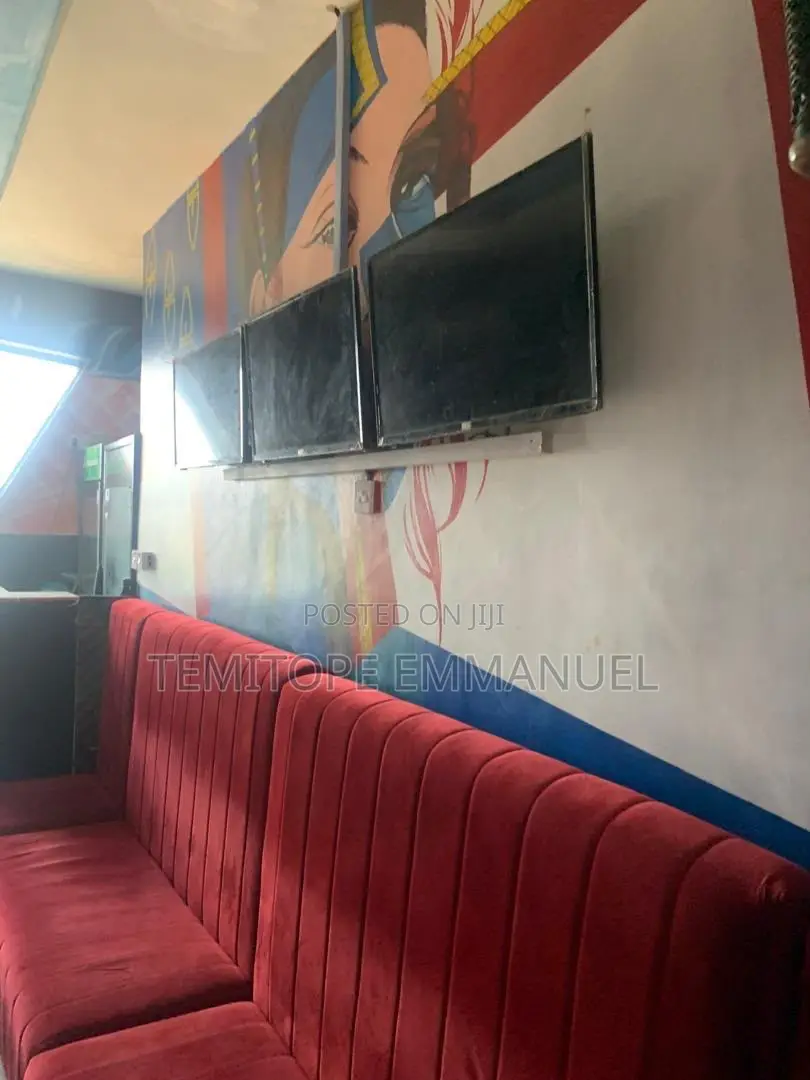 Founctioning Bar, Club and Lounge
