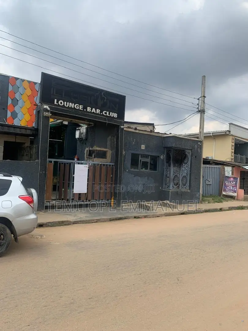 Founctioning Bar, Club and Lounge