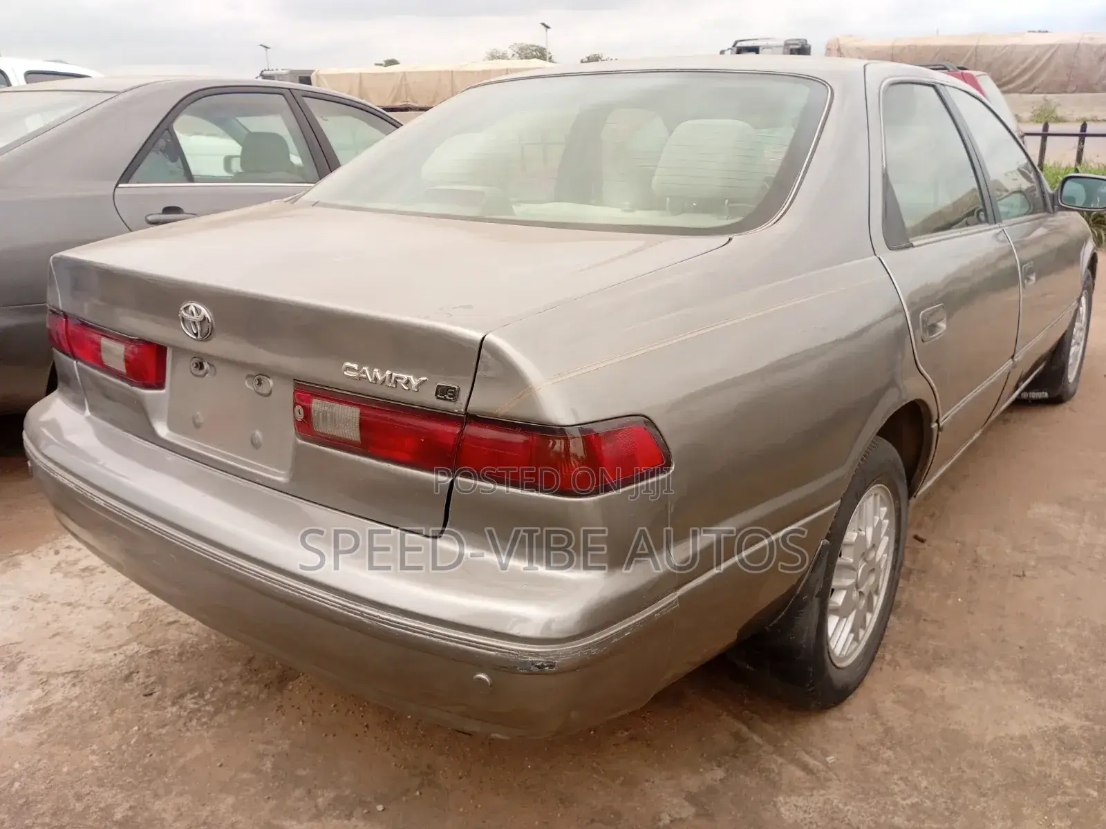 Toyota Camry 2000 Gray