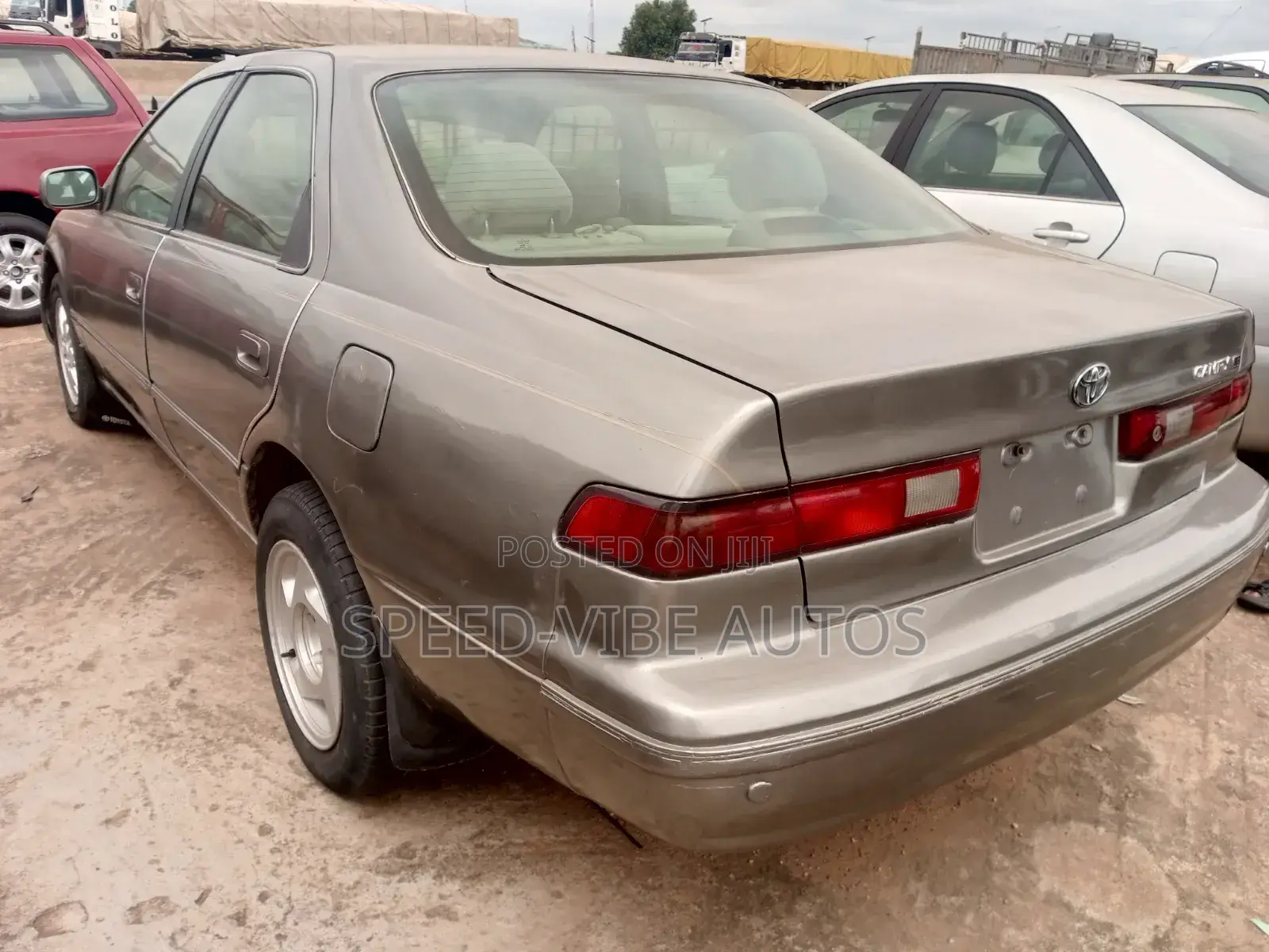 Toyota Camry 2000 Gray