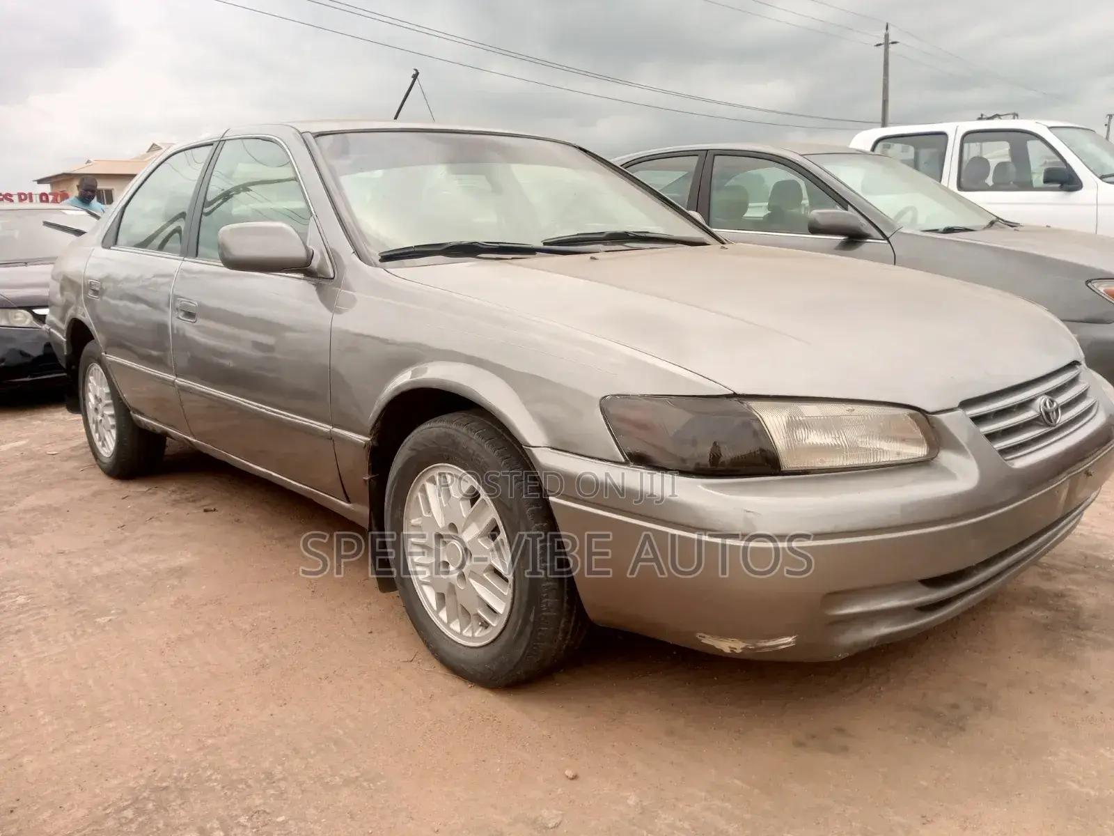 Toyota Camry 2000 Gray