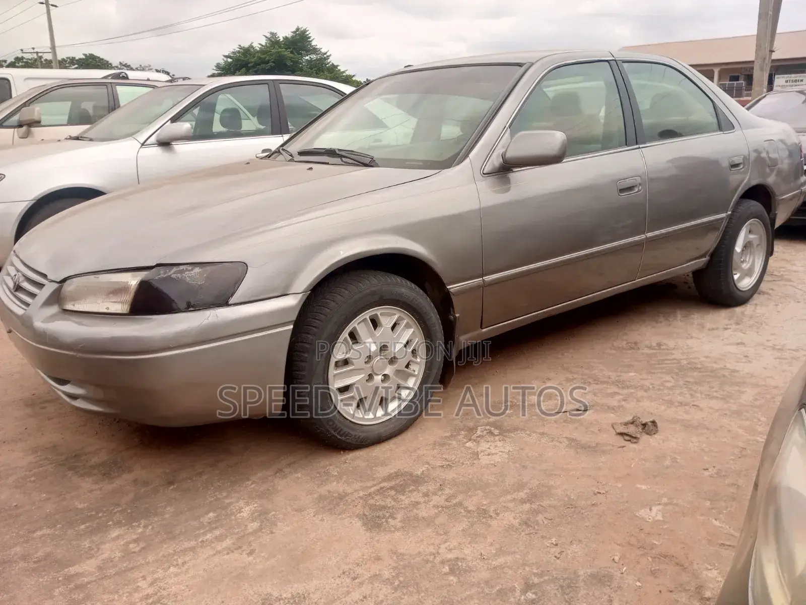 Toyota Camry 2000 Gray