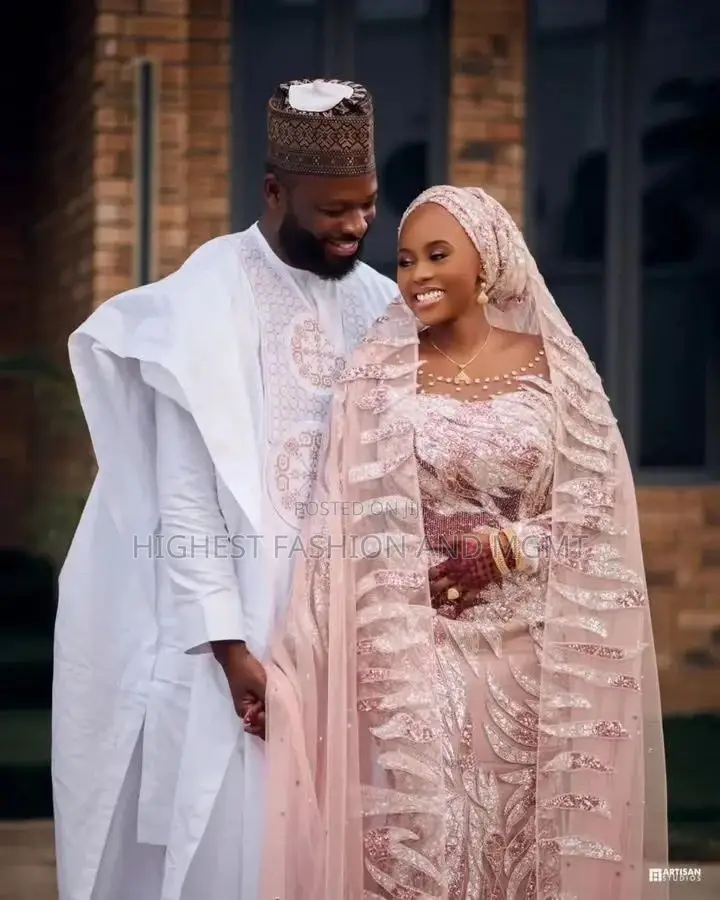 Leaf-Patterned Rose Gold Northern Bridal Dress With Matching Cape