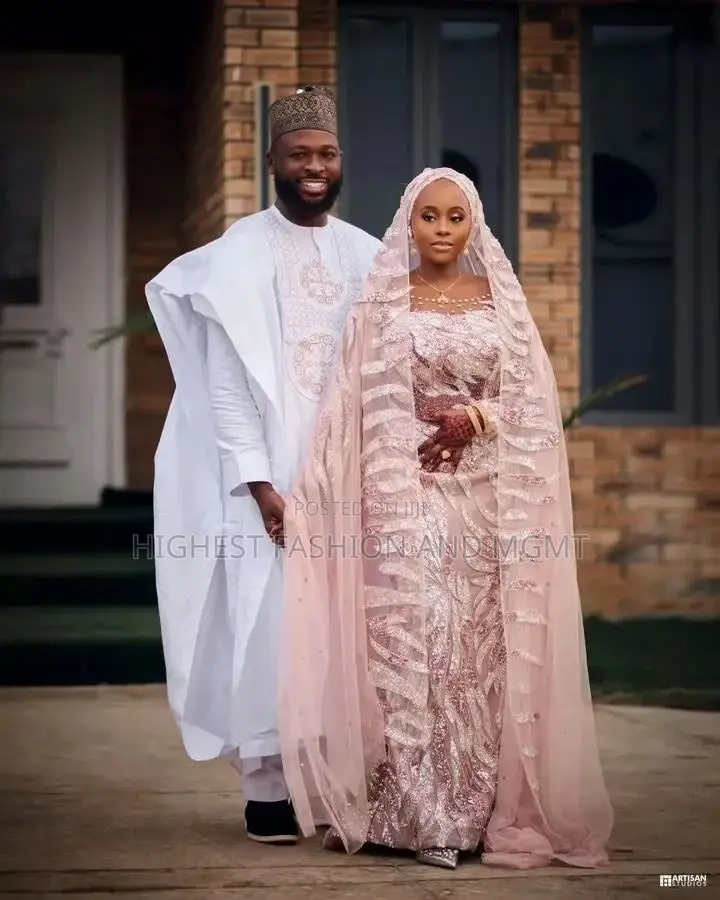 Leaf-Patterned Rose Gold Northern Bridal Dress With Matching Cape