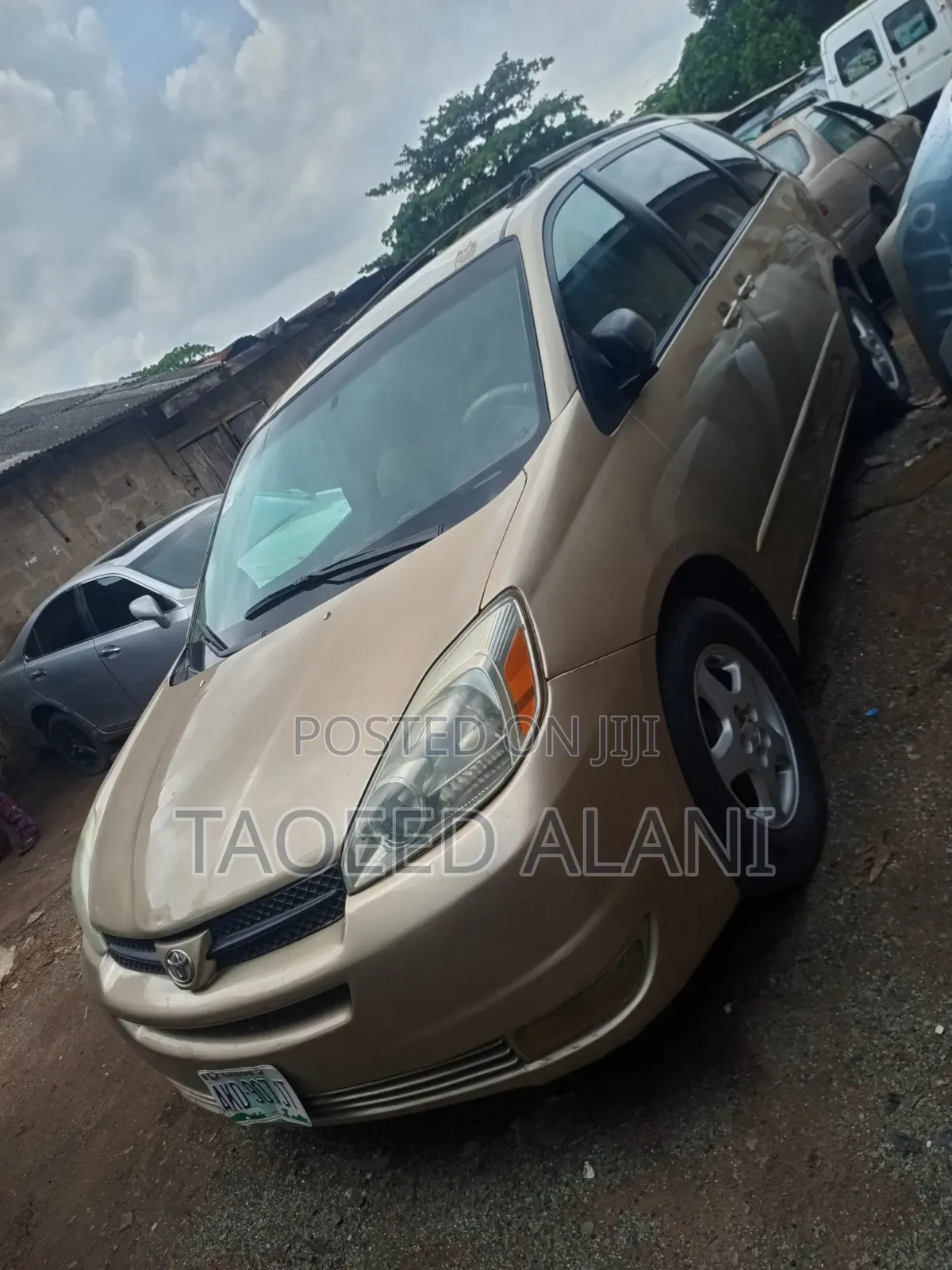 Toyota Sienna 2005 Gold