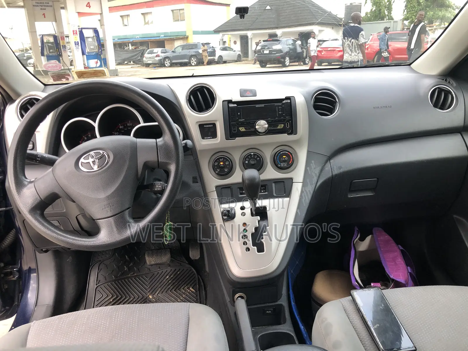 Toyota Matrix Hatchback FWD (1.8L 4cyl 5M) 2010 Blue