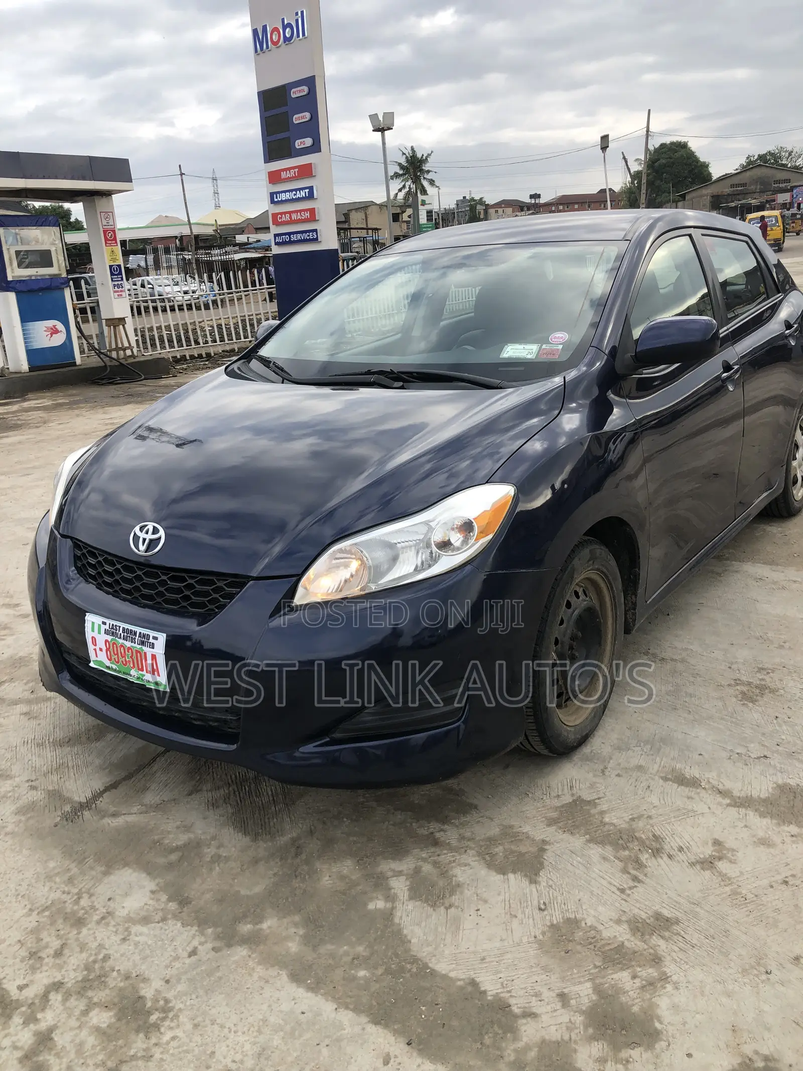 Toyota Matrix Hatchback FWD (1.8L 4cyl 5M) 2010 Blue