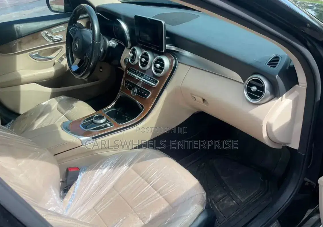 Mercedes-Benz C300 2017 Black