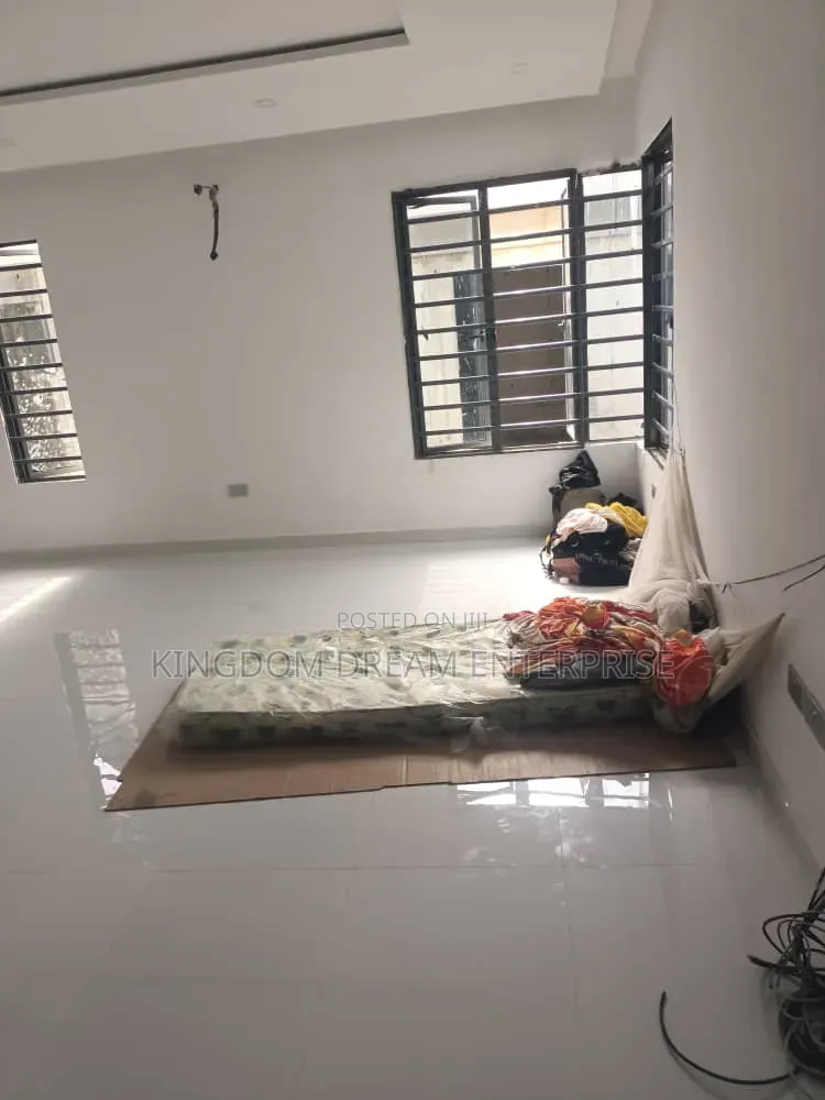 4bdrm Duplex in Opebi Ikeja for sale
