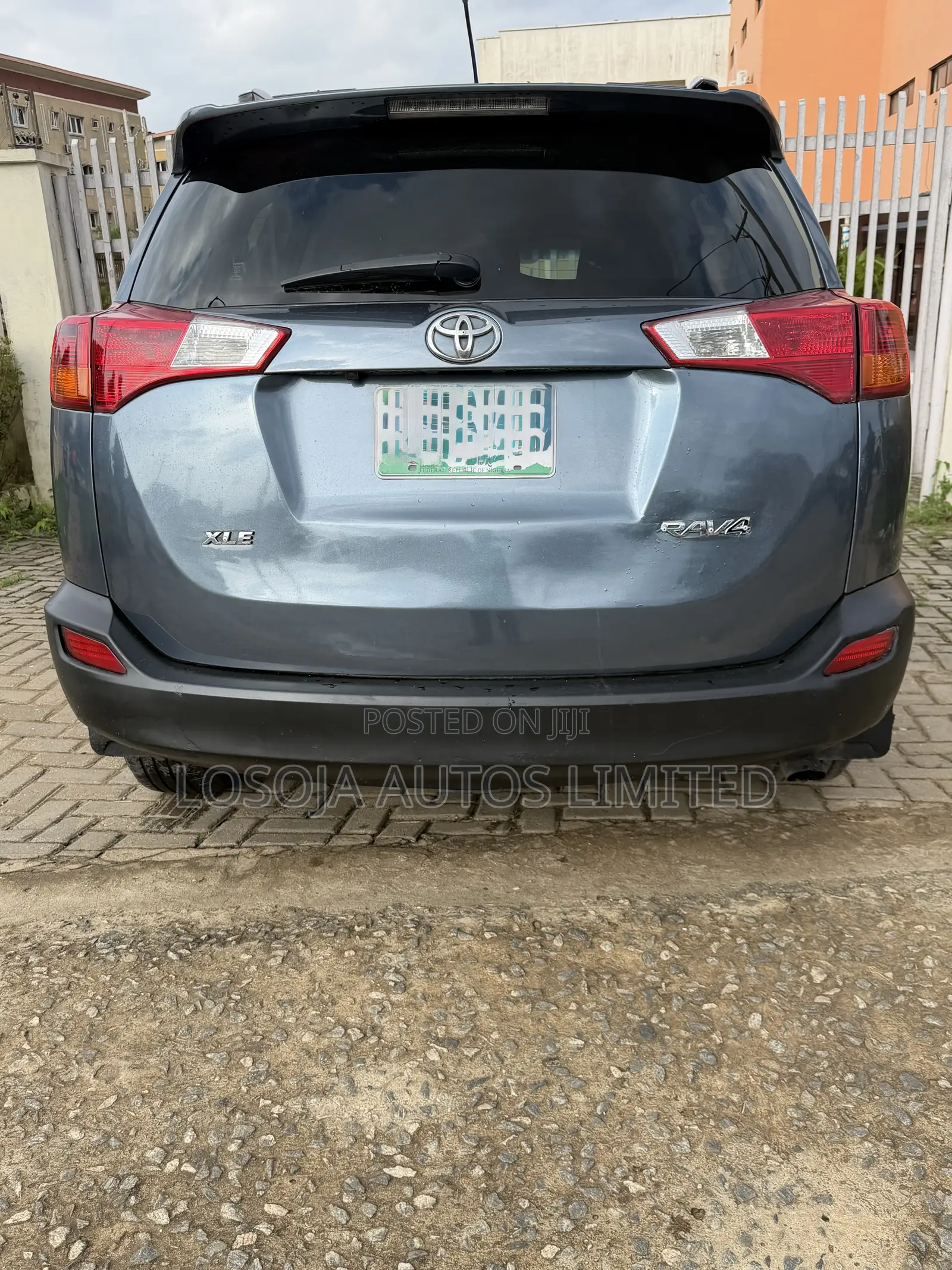 Toyota RAV4 XLE 4dr SUV (2.5L 4cyl 6A) 2014 Gray