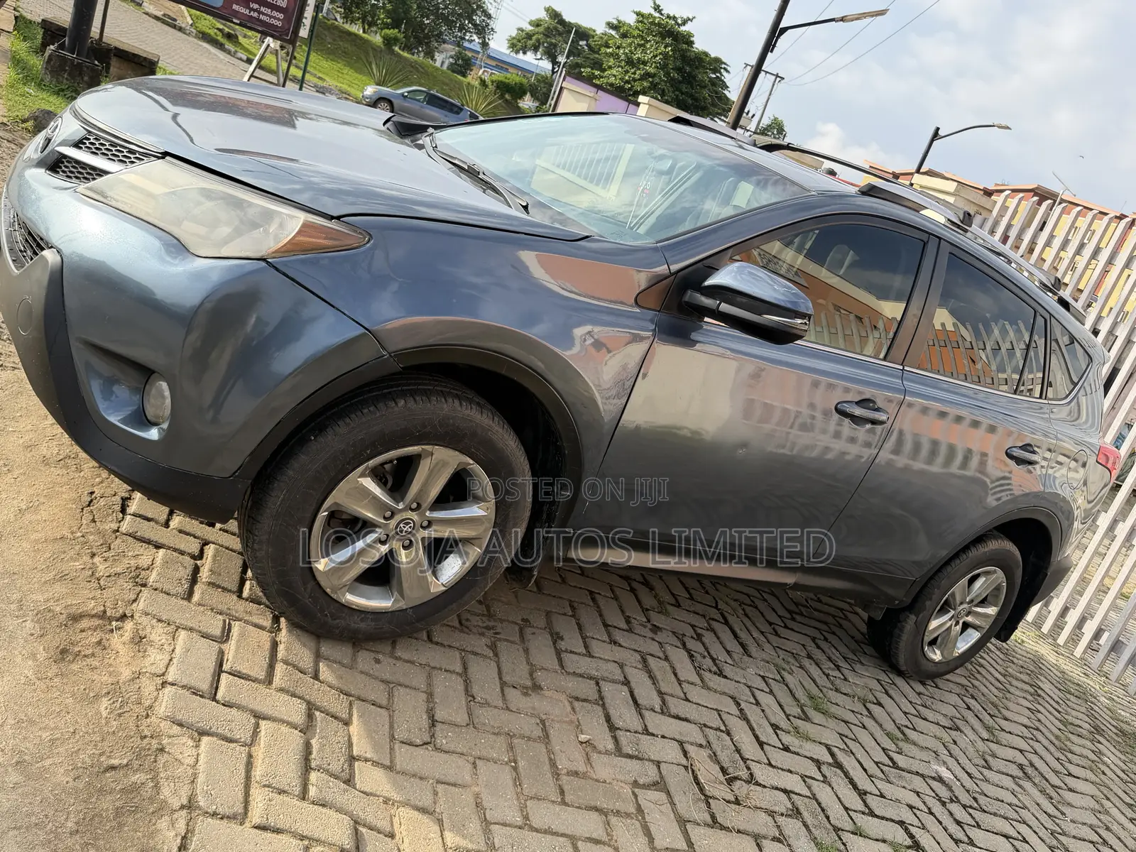 Toyota RAV4 XLE 4dr SUV (2.5L 4cyl 6A) 2014 Gray