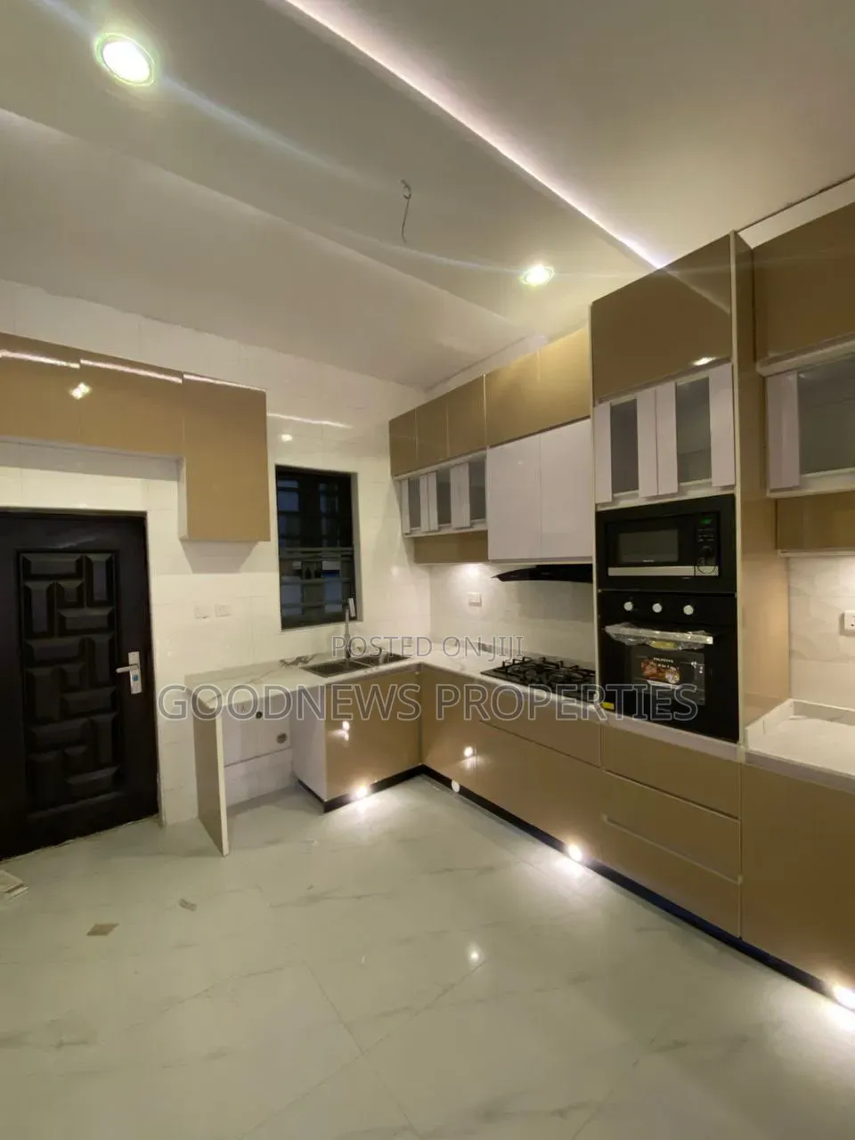 4bdrm Duplex in Sangotedo for sale