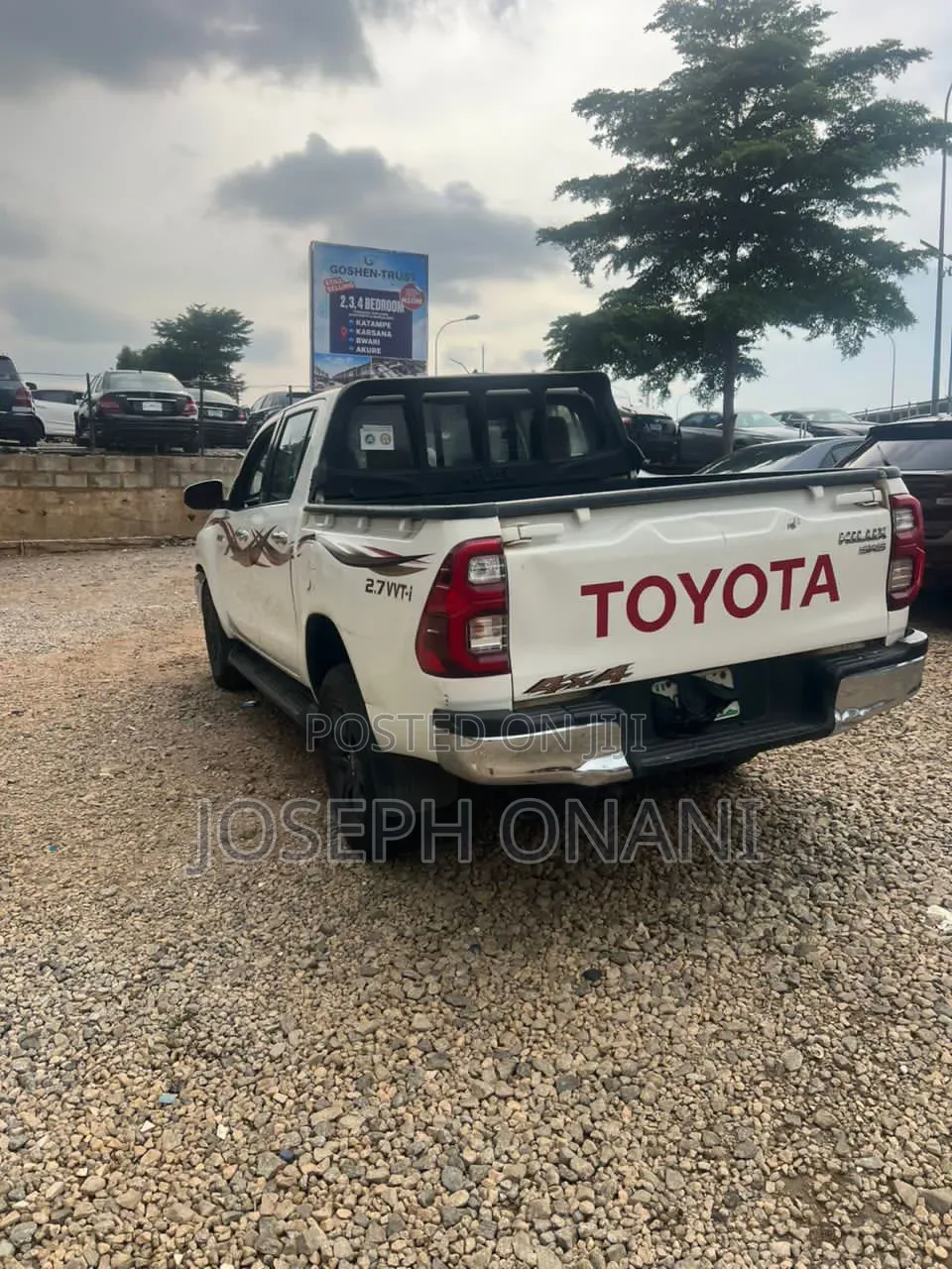 Toyota Hilux 2021 White