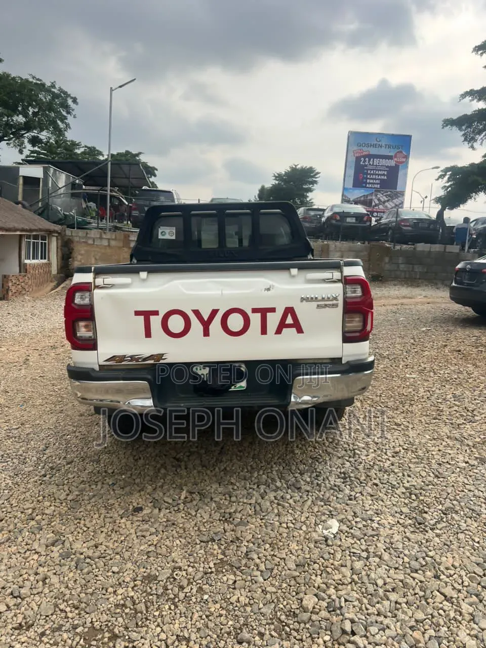 Toyota Hilux 2021 White