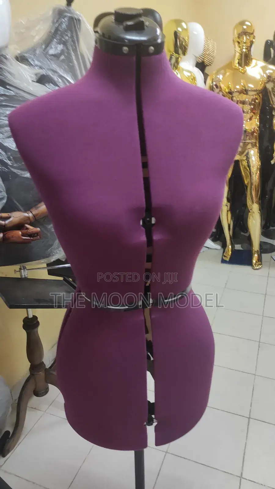 Adjustable Mannequin for Fashion School