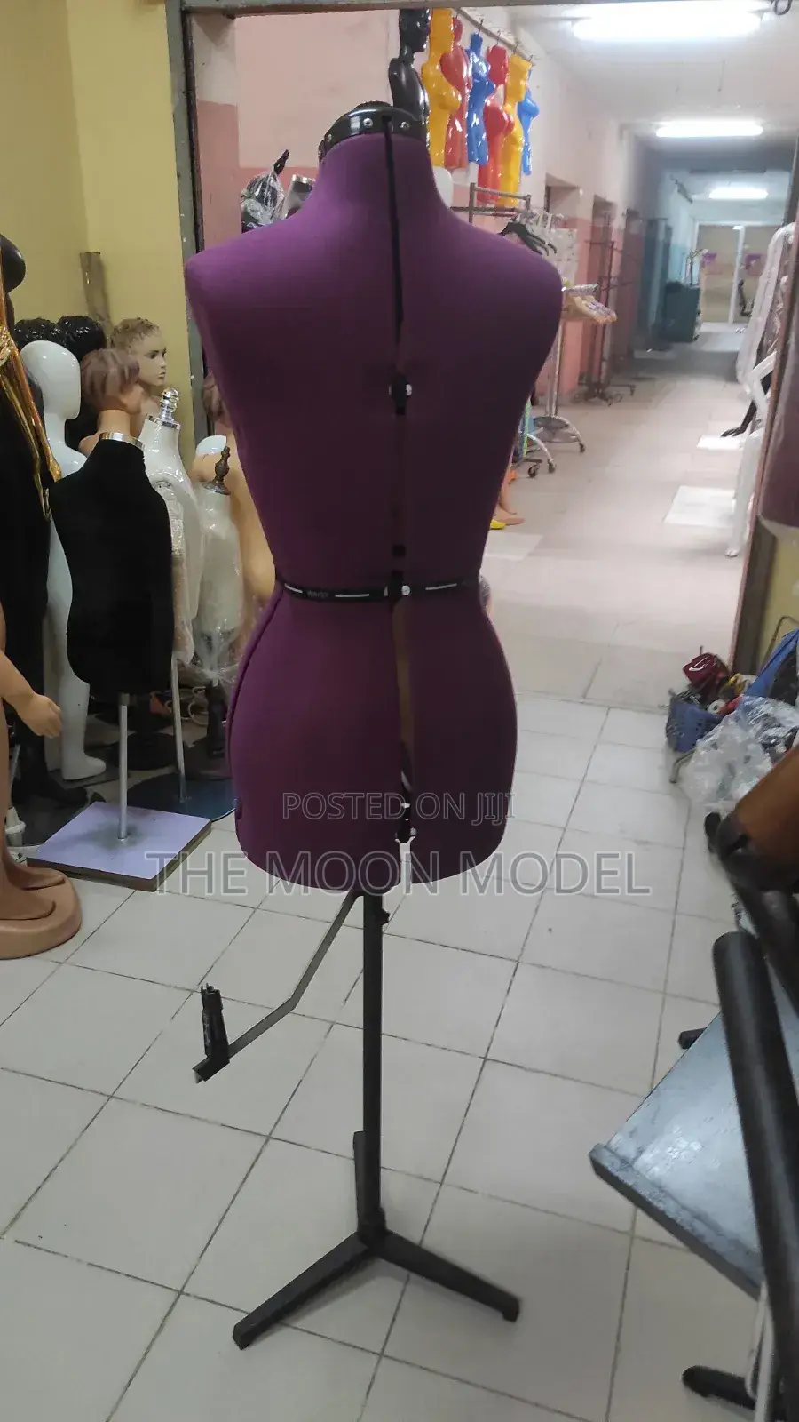 Adjustable Mannequin for Fashion School