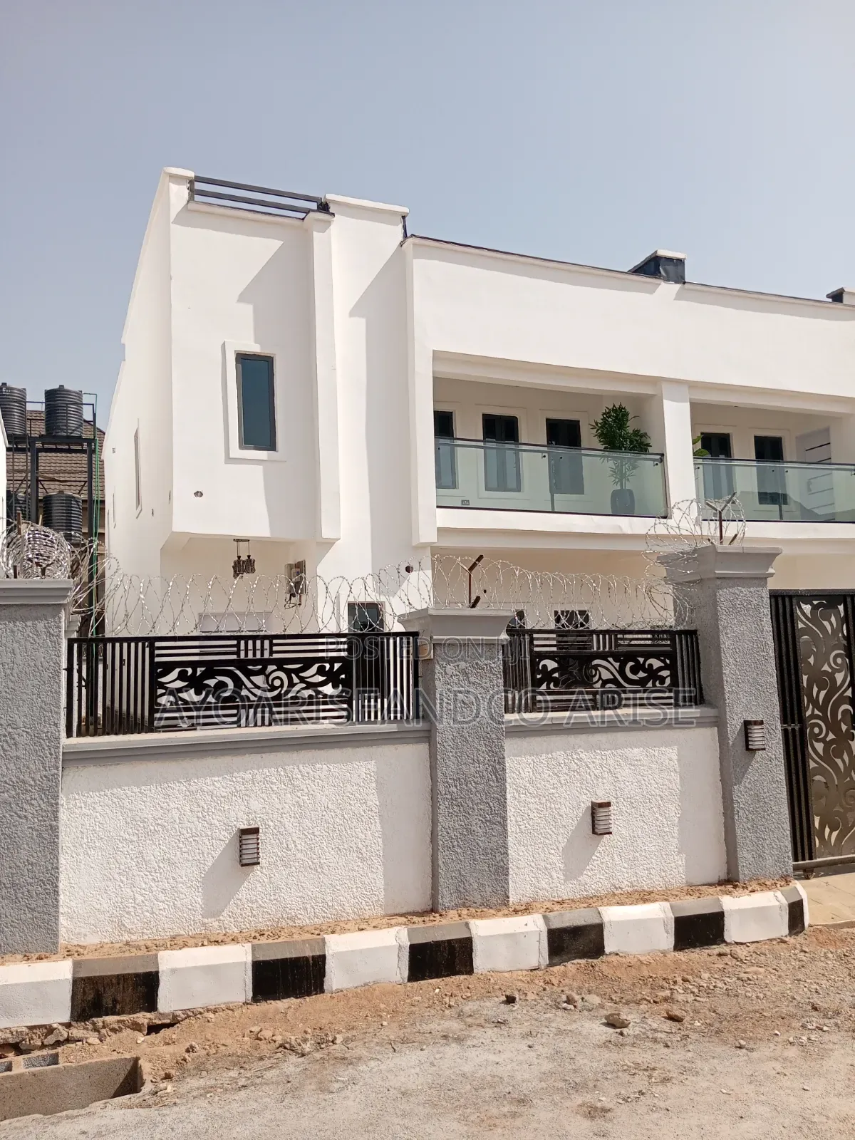 4bdrm Duplex in Along Von Estate, Sabon Lugbe for sale