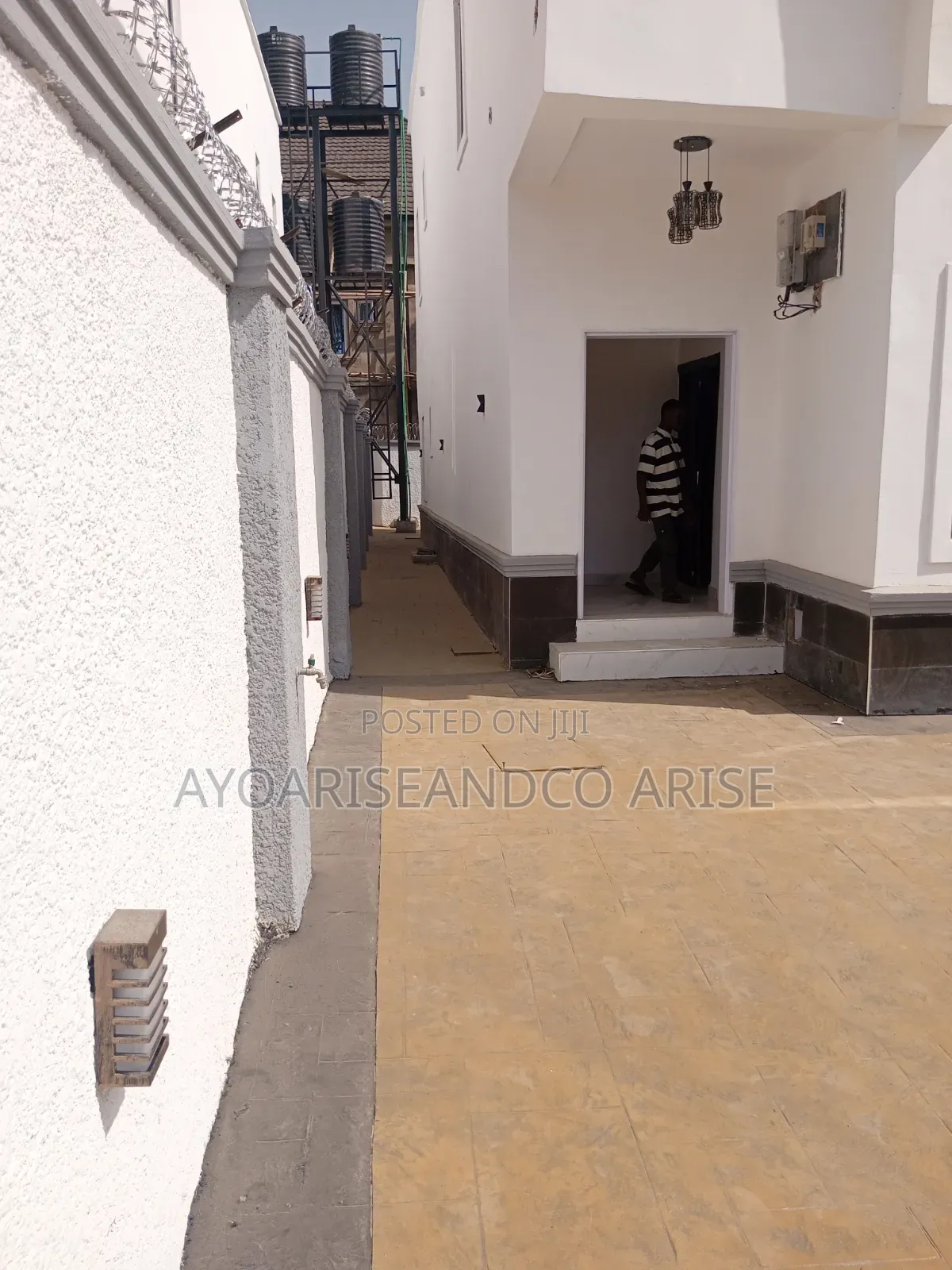 4bdrm Duplex in Along Von Estate, Sabon Lugbe for sale
