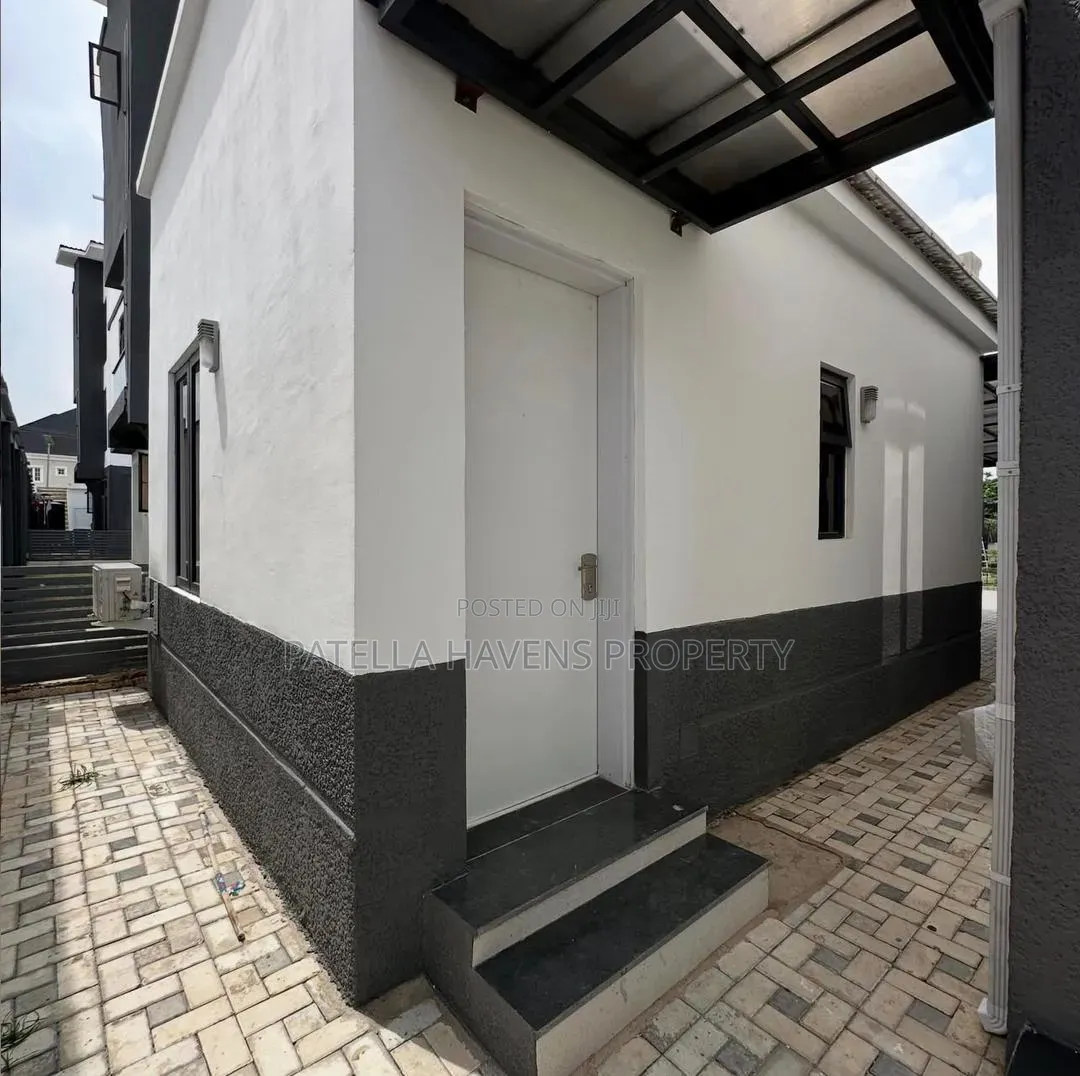 6bdrm Duplex in Mabushi for sale